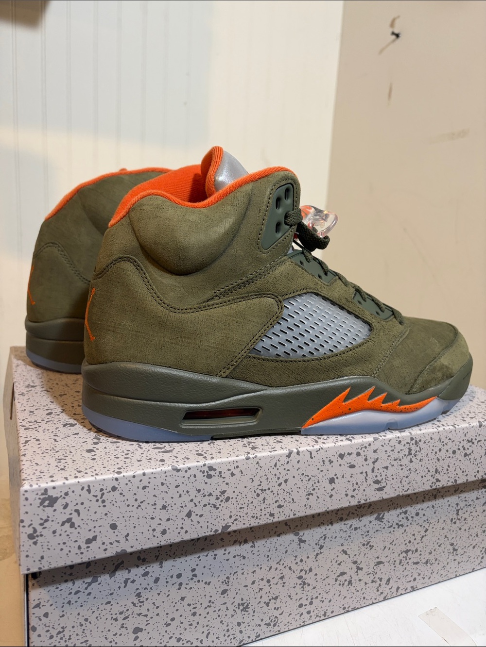 Jordan 5 Retro “Olive” BNIB 3/24 release date. DDO587-308